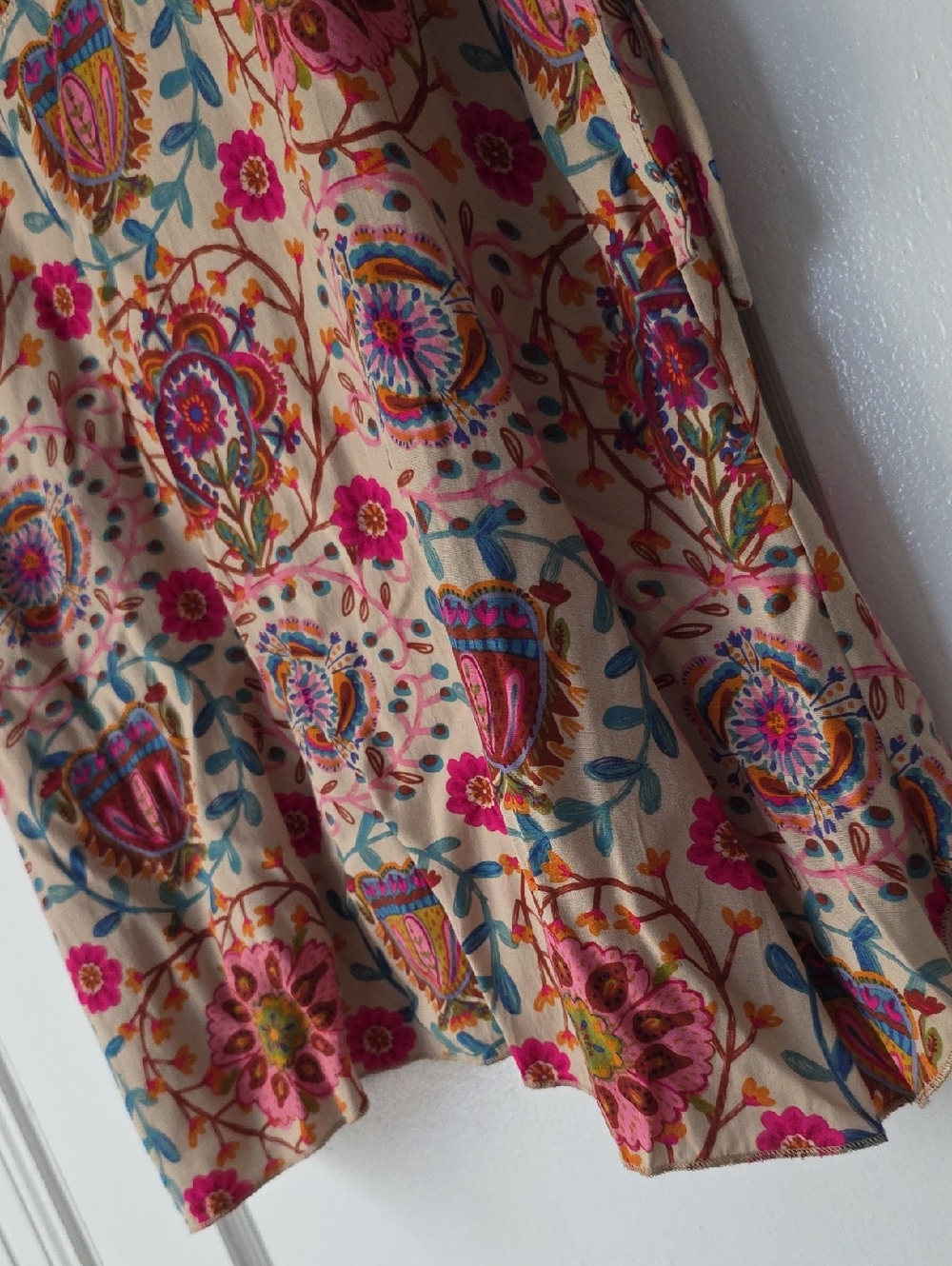 NWOT NATURAL LIFE Pink Beige Floral Embroidered V-Neck Boho Blouse M - Picture 3 of 8